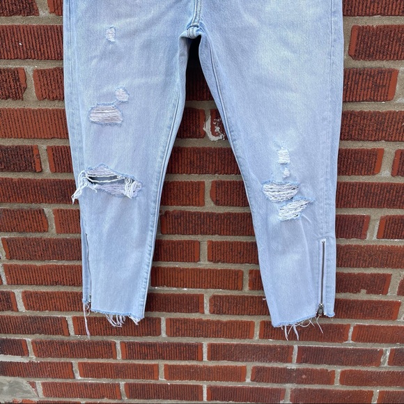 Levi’s 501 Taper Light Wash Distressed Zip Ankle Jeans Women’s size 26 - Picture 4 of 12